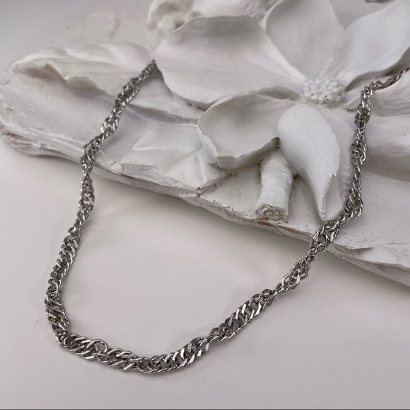 Sarah Coventry 30” Silver Chain - Picture 2 of 9